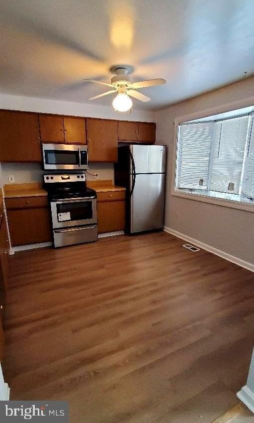 16 Craftsman Ct - Photo 5 of 36