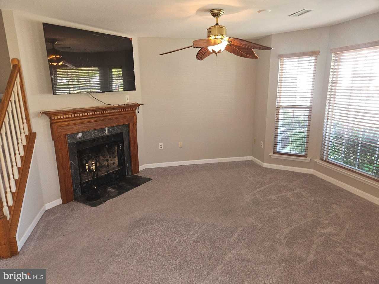 2346 Hazelwood Ct - Photo 4 of 22