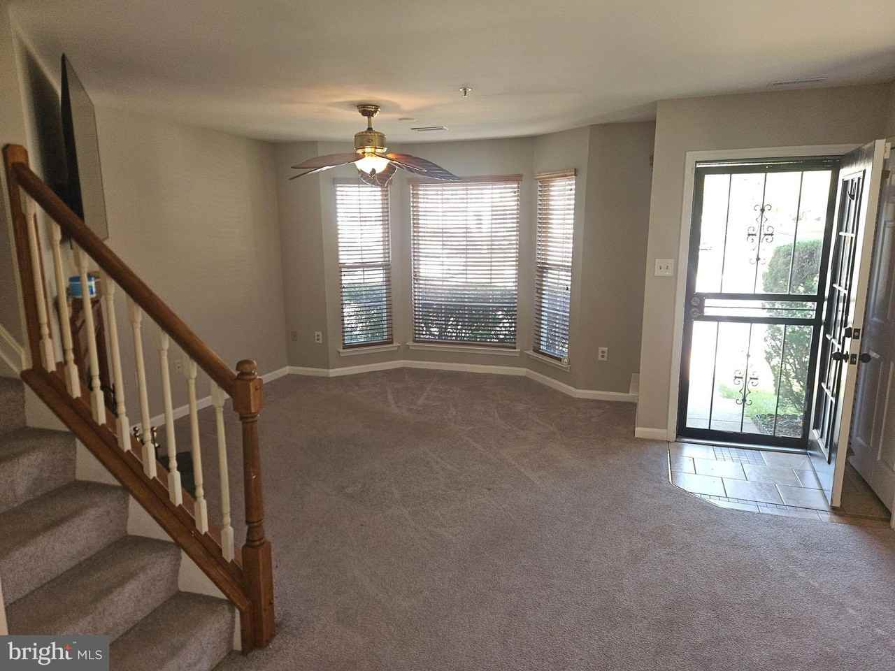 2346 Hazelwood Ct - Photo 5 of 22