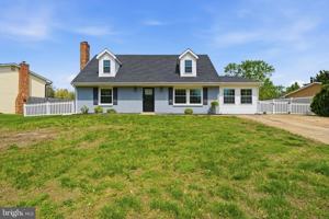 featured image of 6 Greystone Cir