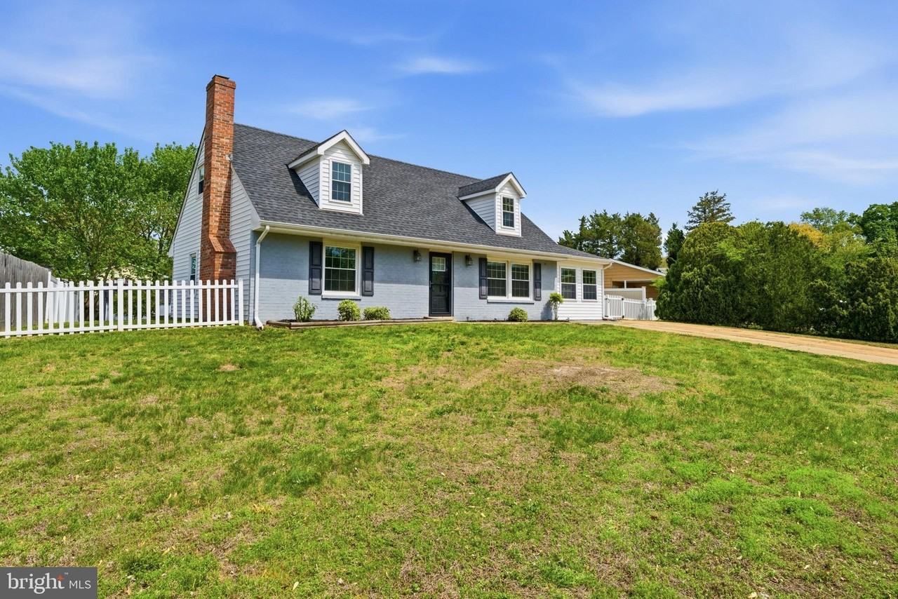 6 Greystone Cir - Photo 2 of 42