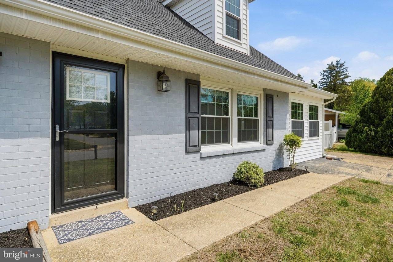 6 Greystone Cir - Photo 3 of 42