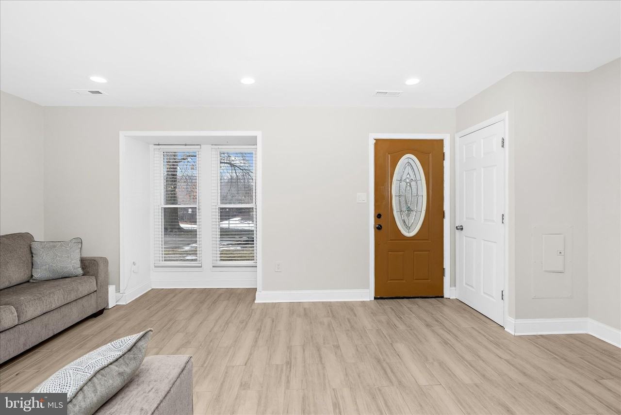 4407 Eagle Ct - Photo 3 of 27