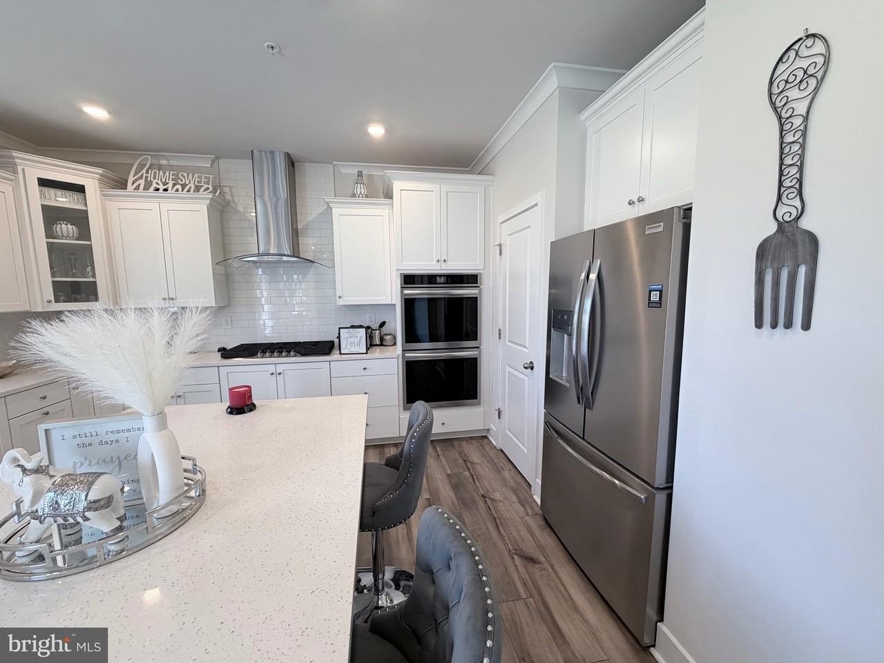 2835 Bridgewater Dr - Photo 3 of 45