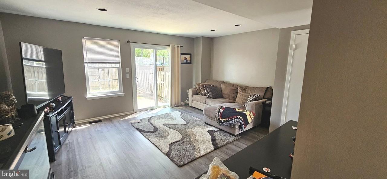 6266 Ducketts Ln #20-4 - Photo 5 of 14