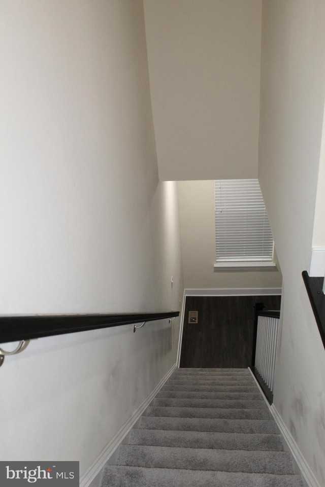 22620 Tate St - Photo 3 of 9