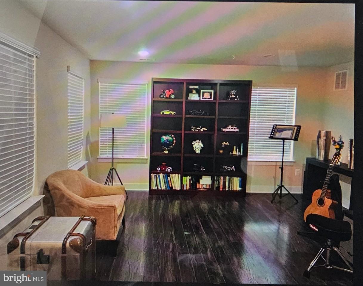 22620 Tate St - Photo 5 of 9