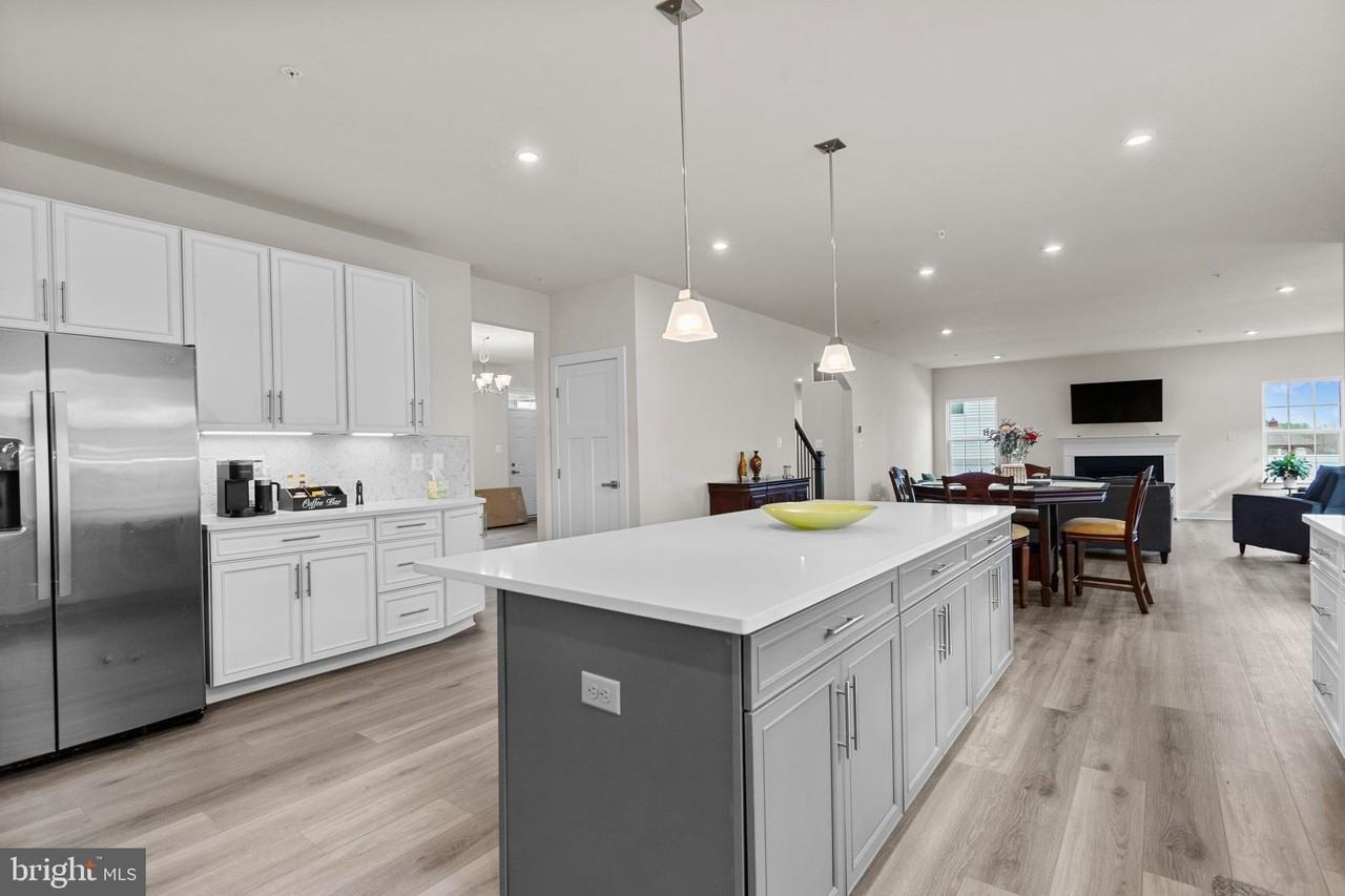 12105 EMPIRE LANE DR - Photo 6 of 50