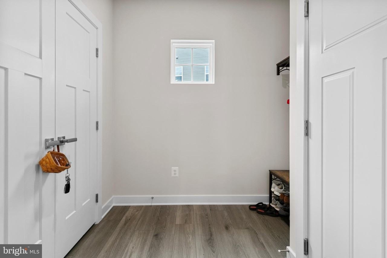 12105 EMPIRE LANE DR - Photo 7 of 50