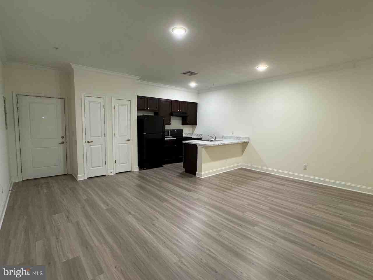 1812 Main St #202 - Photo 2 of 26