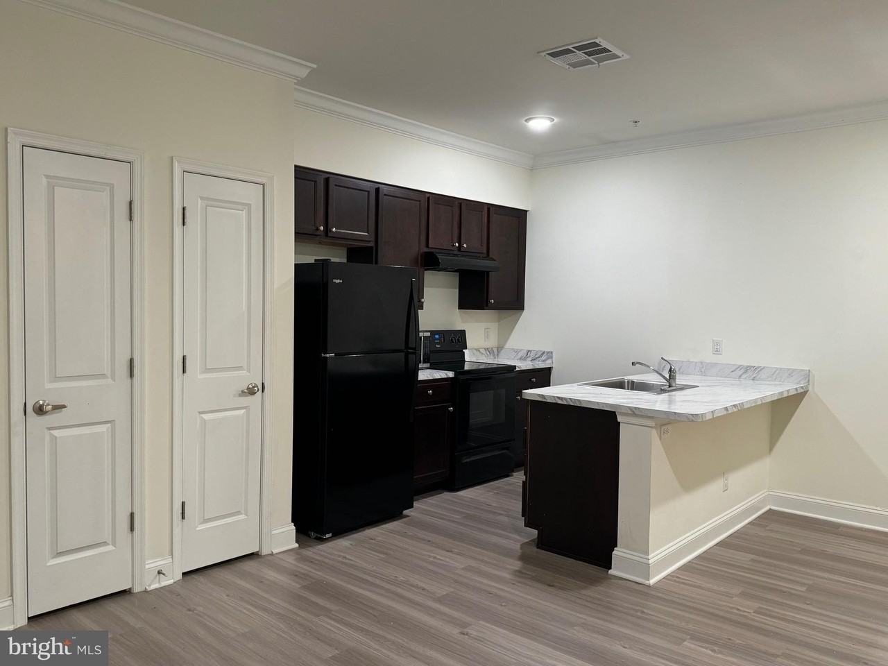 1812 Main St #202 - Photo 4 of 26