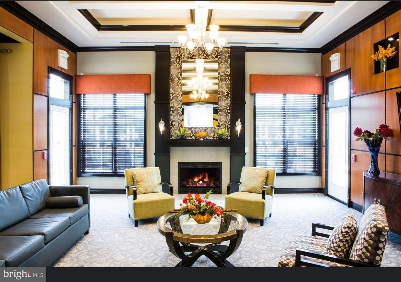 1118 Halifax Pl - Photo 2 of 10