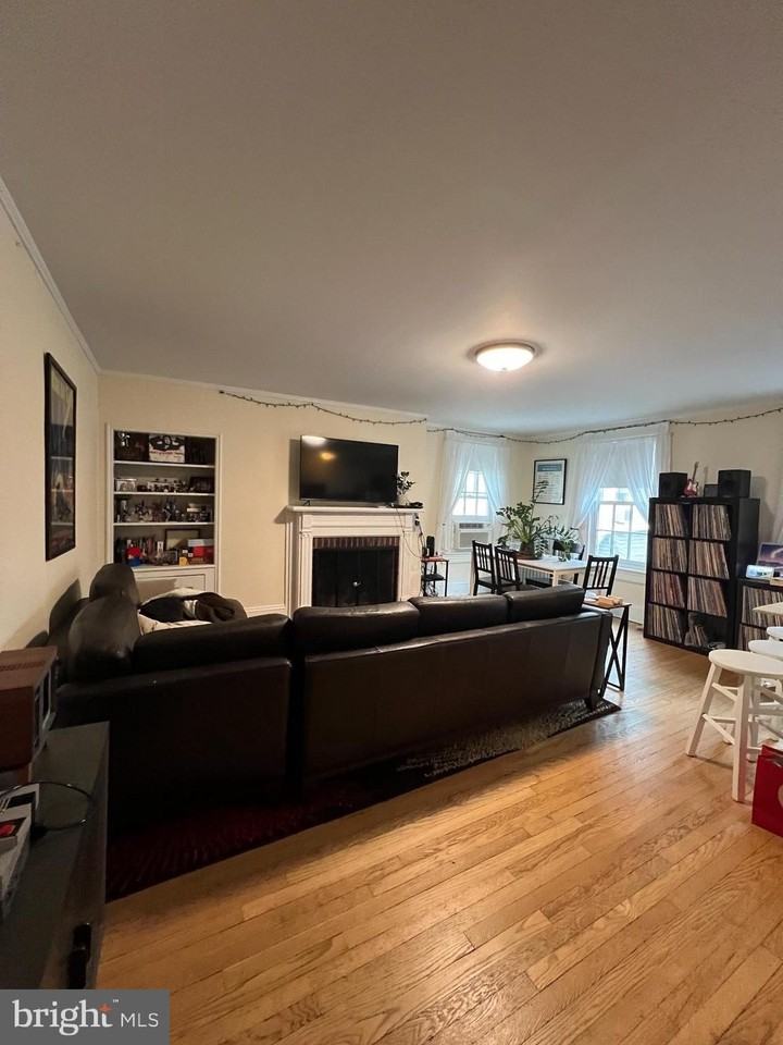 200 Nassau St #2 - Photo 6 of 9