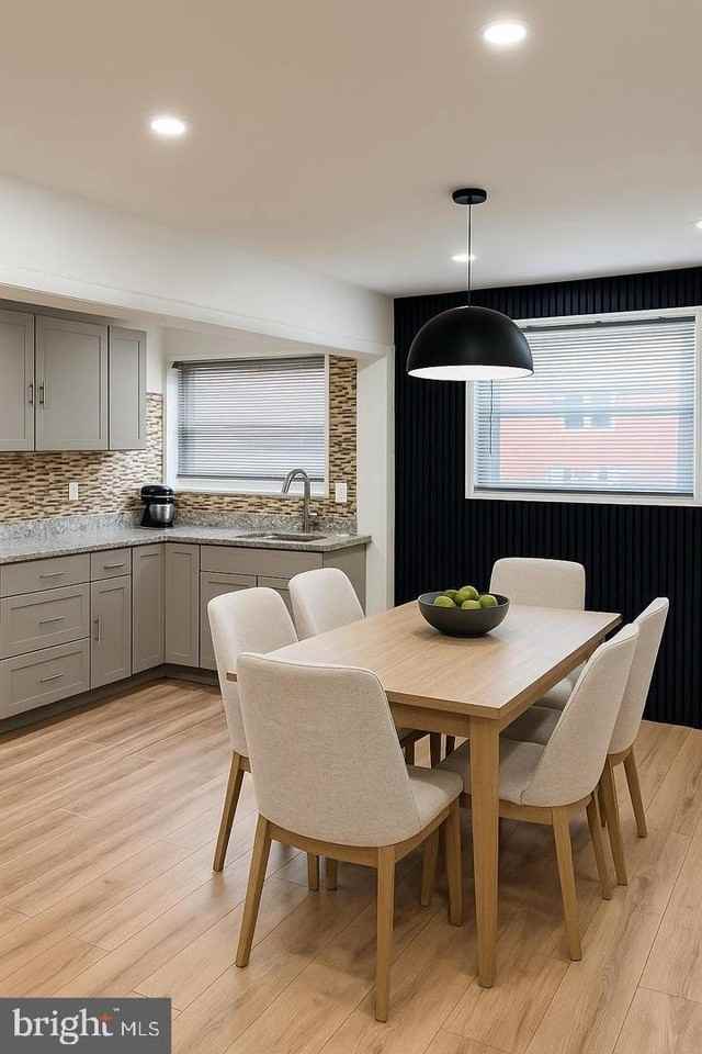 753 Bennington Rd - Photo 5 of 17