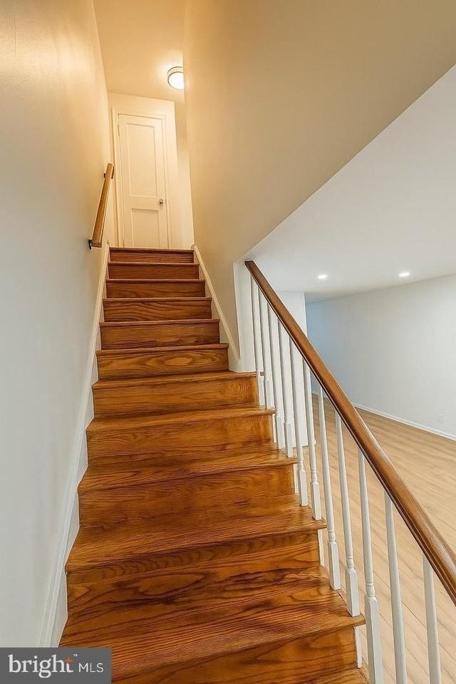 753 Bennington Rd - Photo 7 of 17