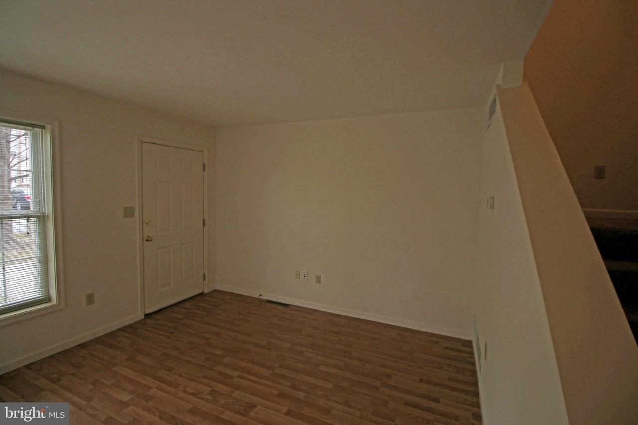 63 N Cherry St - Photo 4 of 19