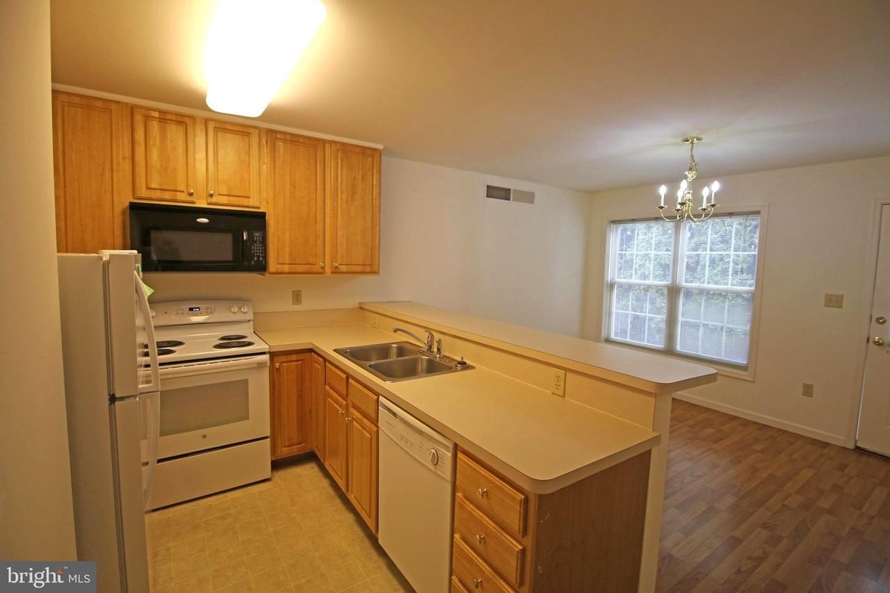 63 N Cherry St - Photo 5 of 19