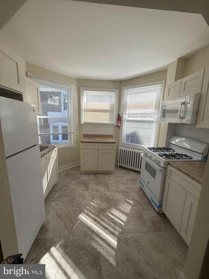 540 E Johnson St #2 - Photo 5 of 12