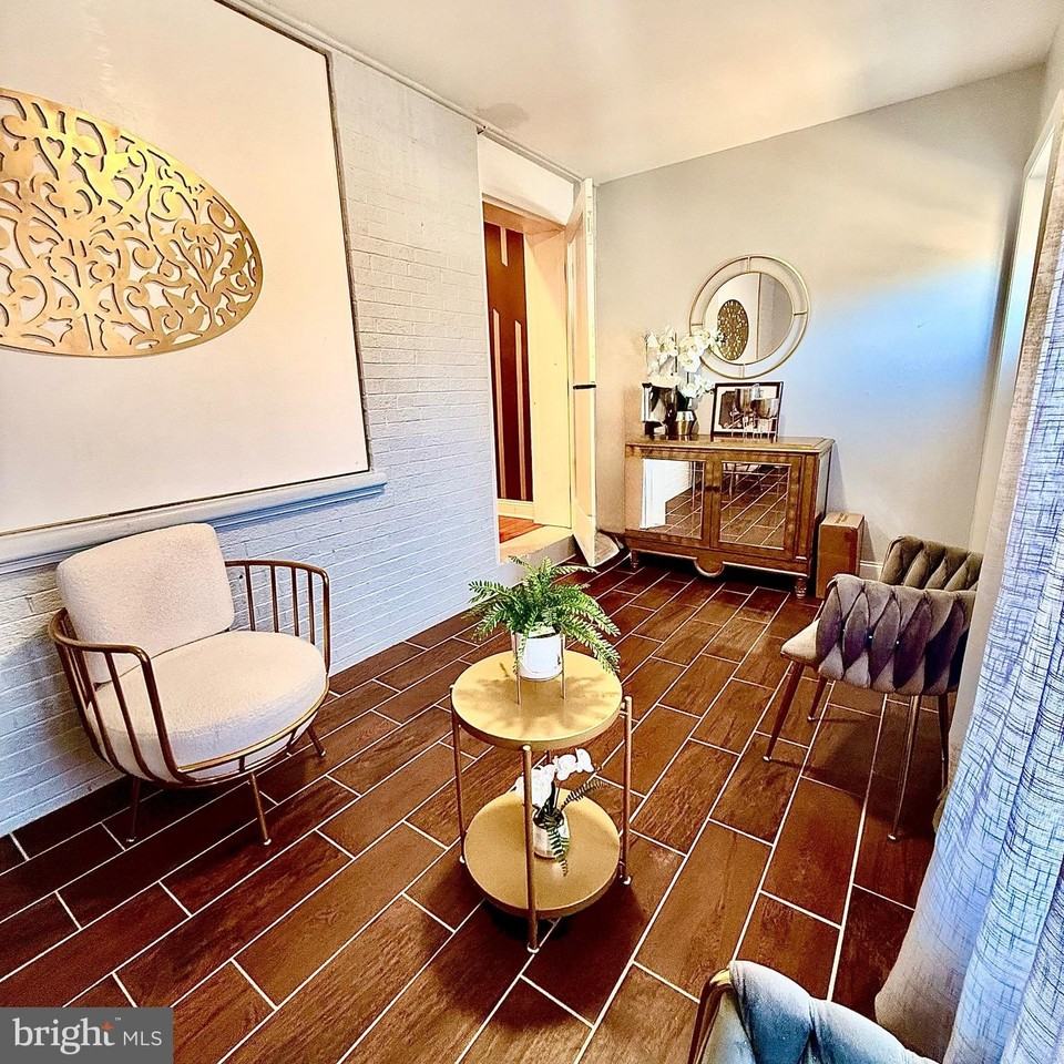 737 Cobbs Creek Pkwy - Photo 4 of 29