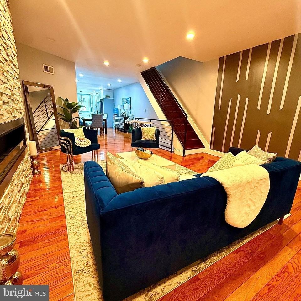 737 Cobbs Creek Pkwy - Photo 6 of 29