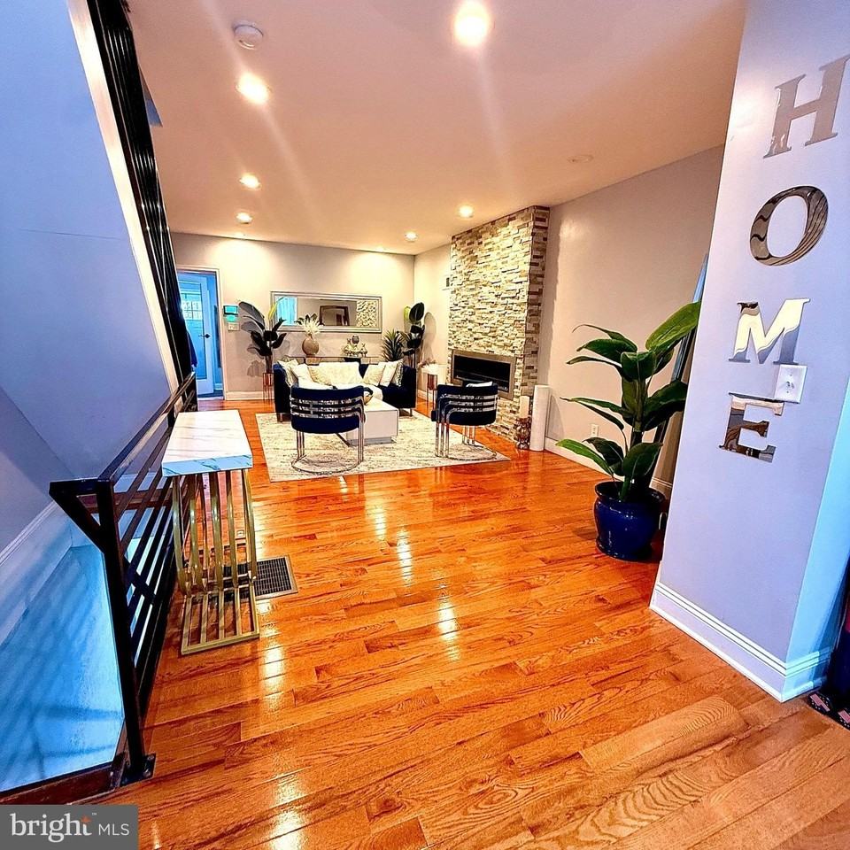 737 Cobbs Creek Pkwy - Photo 7 of 29