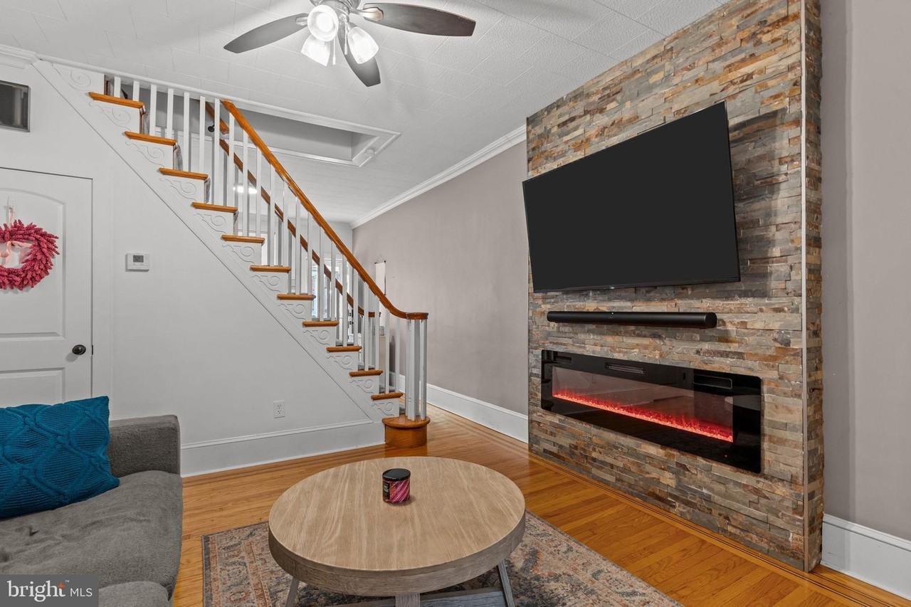 4524 Miller St - Photo 4 of 22