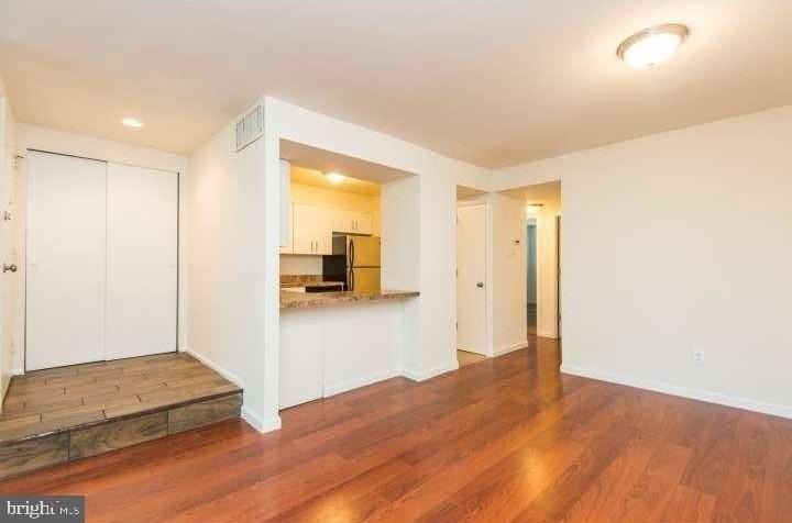 326 Hermit St - Photo 2 of 12