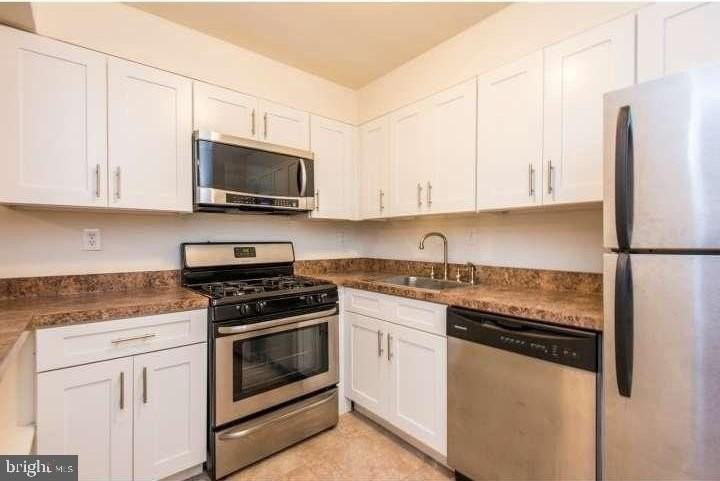 326 Hermit St - Photo 4 of 12