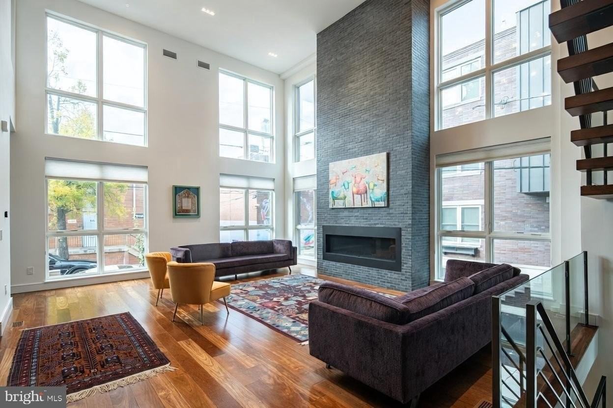 815 S 20th St - Photo 2 of 50