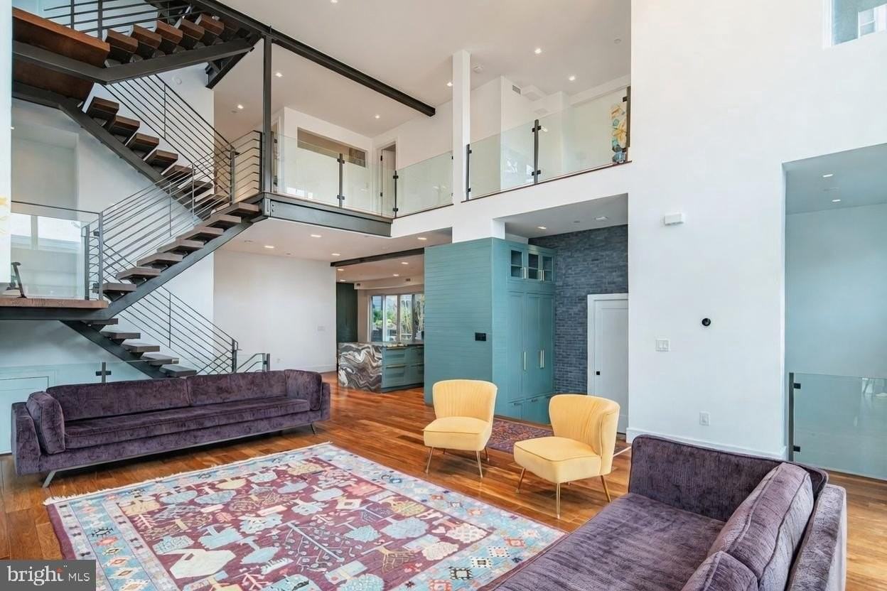 815 S 20th St - Photo 3 of 50