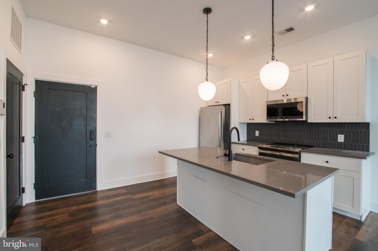 2940 W Thompson St #203 - Photo 3 of 26