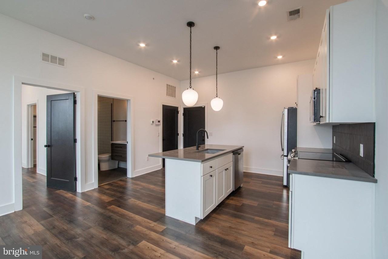 2940 W Thompson St #203 - Photo 4 of 26