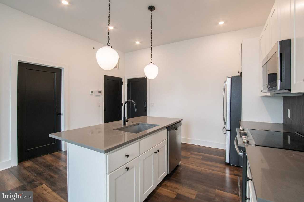 2940 W Thompson St #203 - Photo 5 of 26