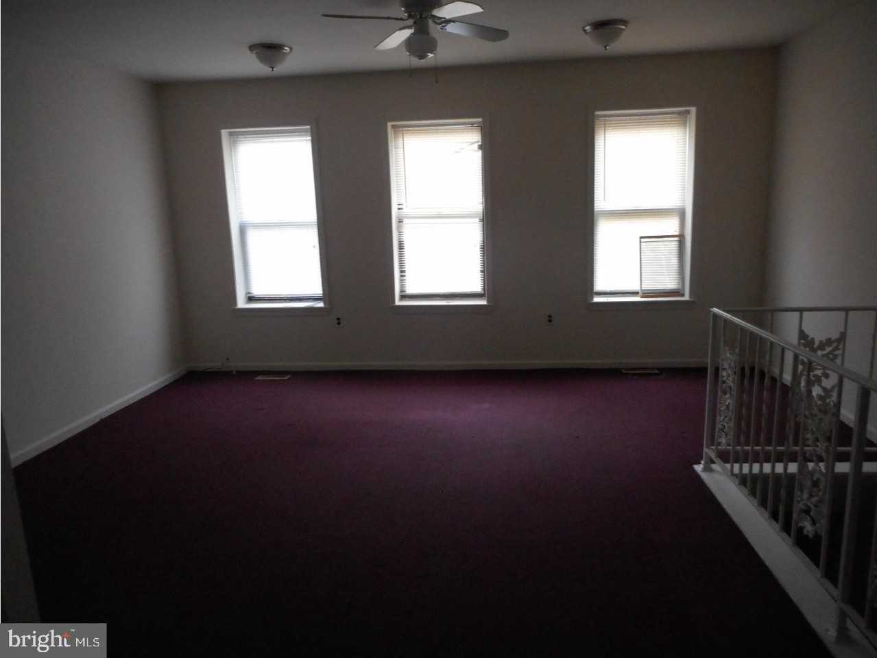 753 S Jessup St - Photo 2 of 5