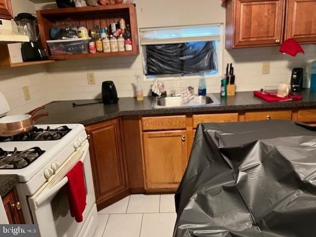 2424 S Millick St - Photo 4 of 23