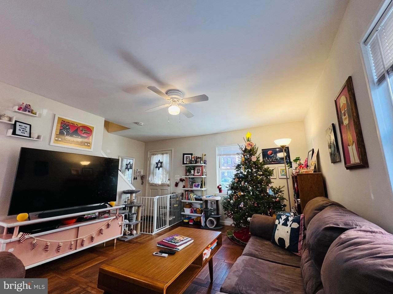 909 S Irving St - Photo 6 of 25