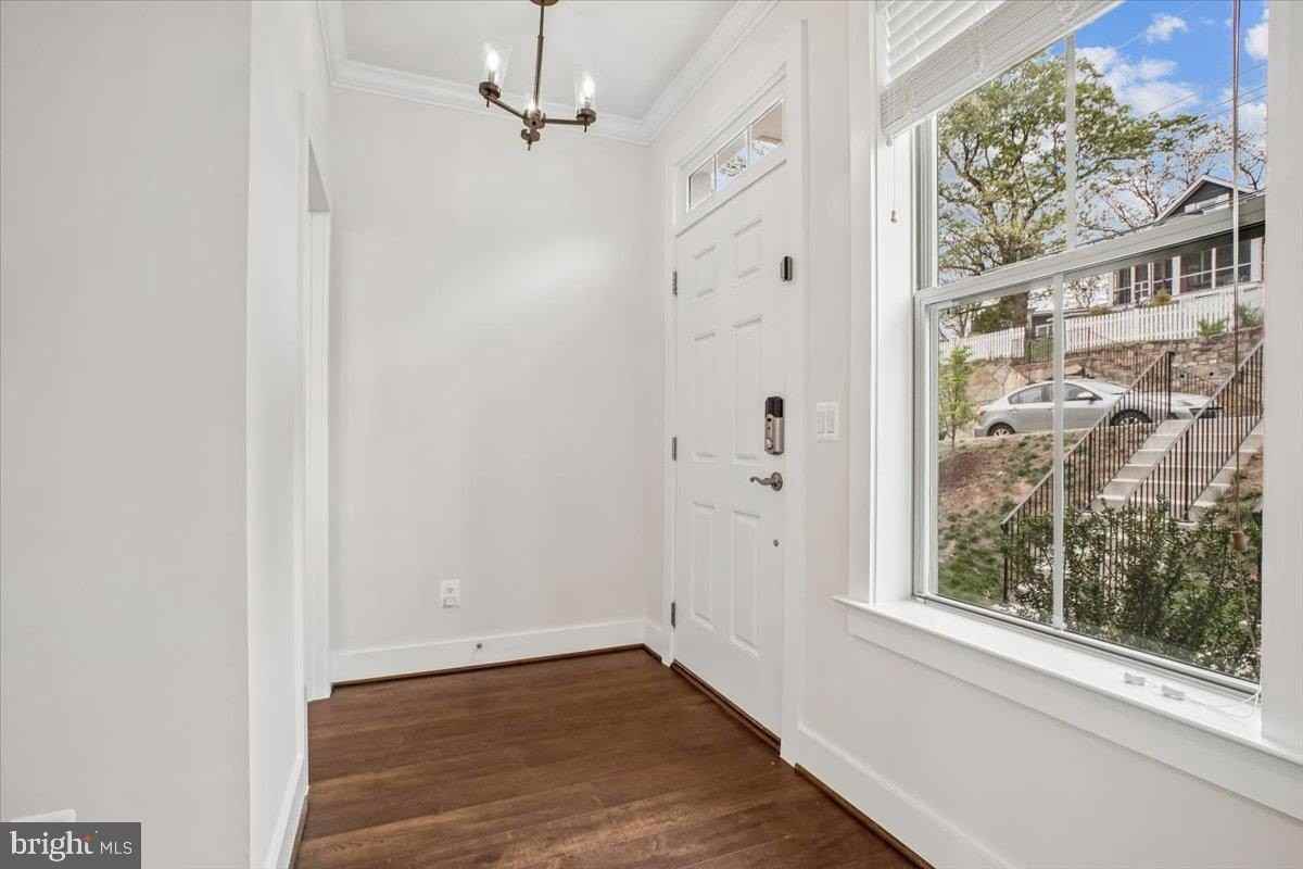 3016 20th St S - Photo 4 of 50