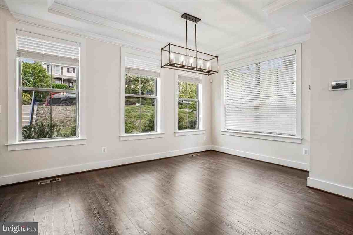 3016 20th St S - Photo 5 of 50