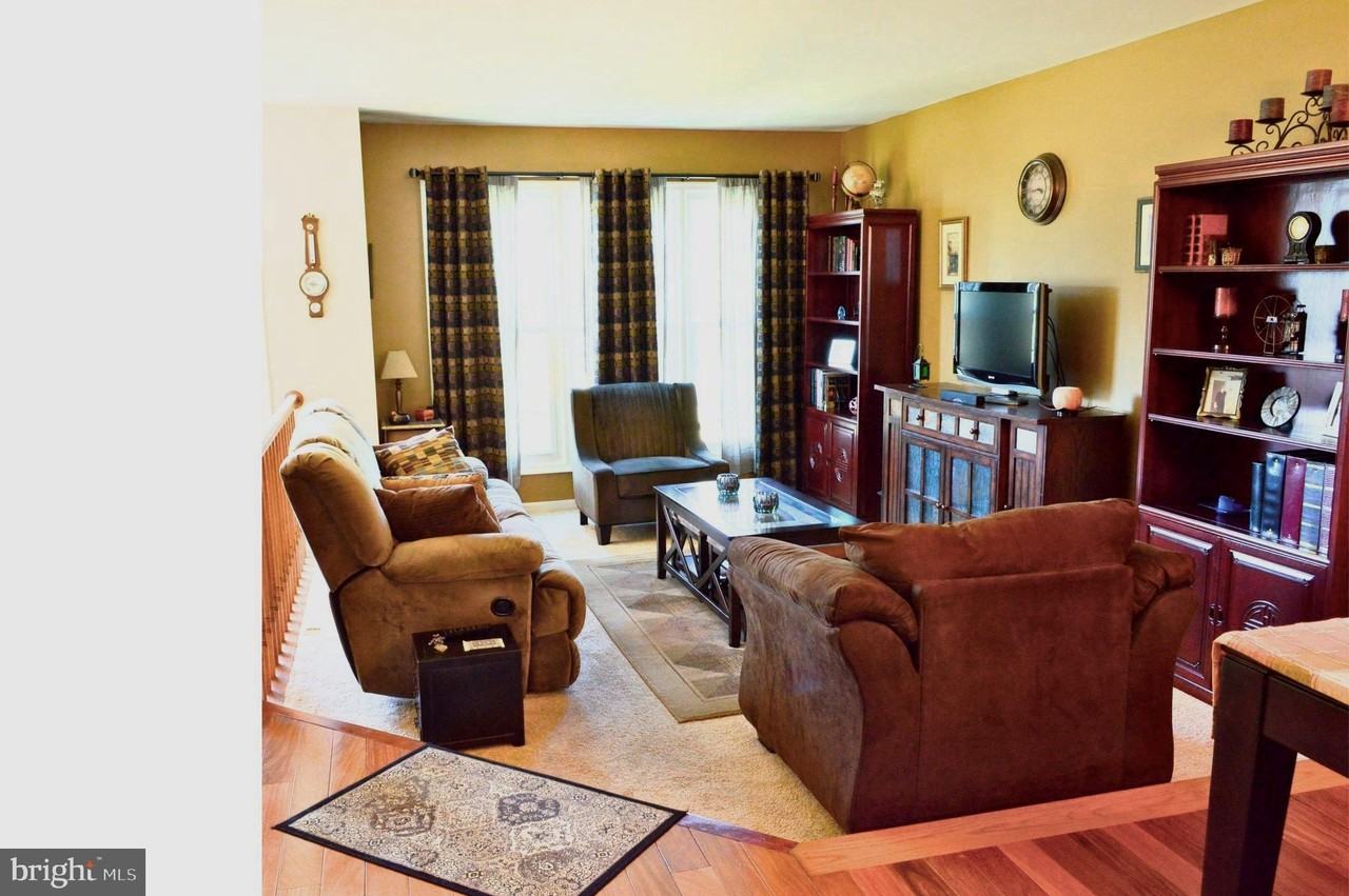 7027 Bentley Mill Pl - Photo 3 of 33