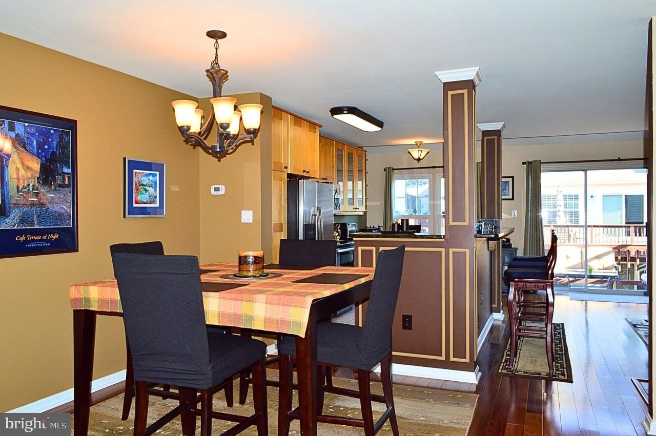 7027 Bentley Mill Pl - Photo 5 of 33