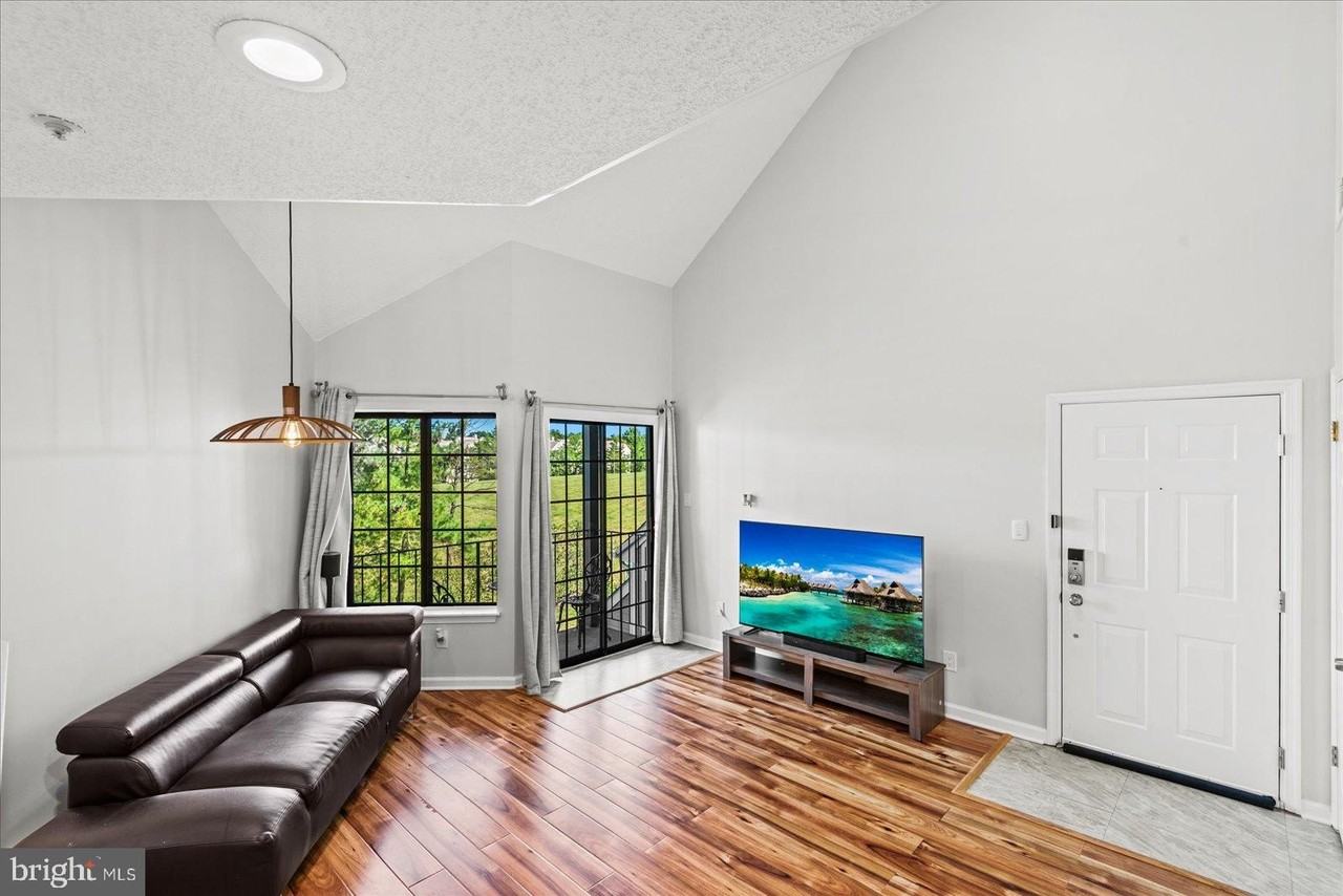 6000 Mersey Oaks Way Unit F - Photo 4 of 35