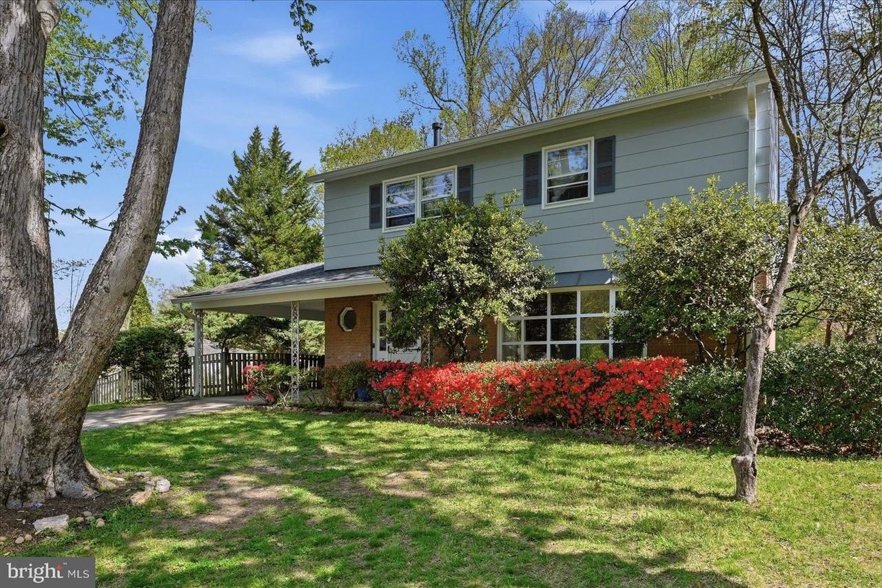 8414 Danford Ct - Photo 2 of 39