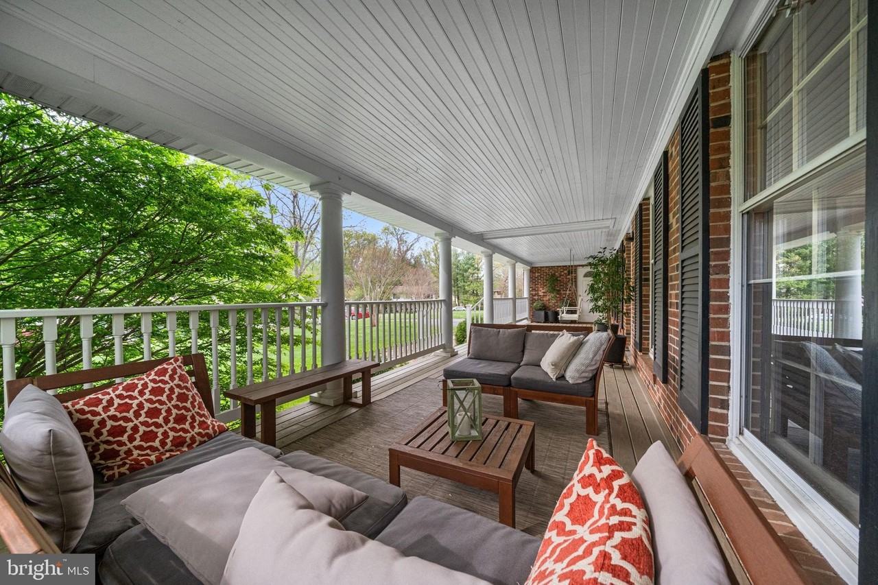 12013 Hamden Ct - Photo 4 of 33