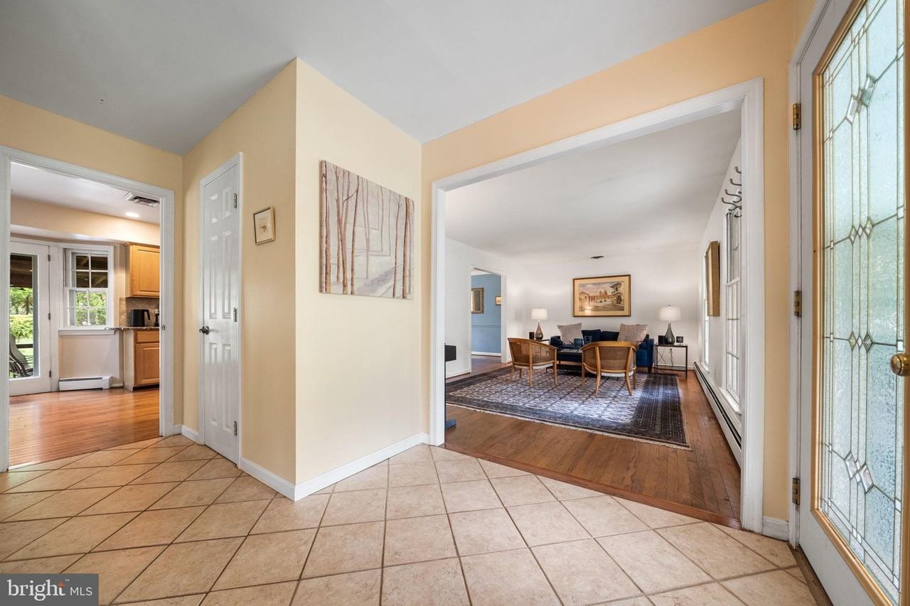 12013 Hamden Ct - Photo 6 of 33