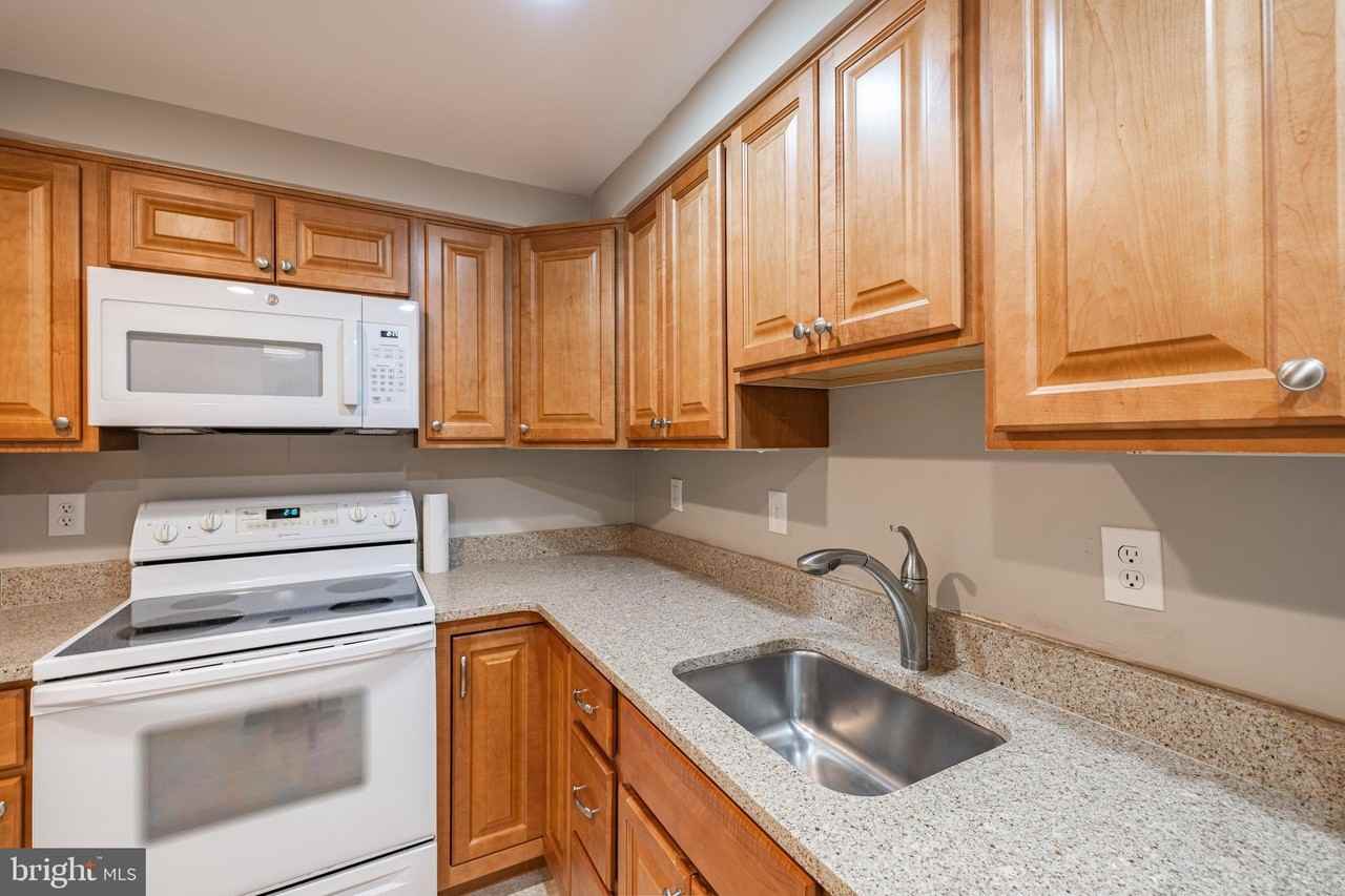 7651 Tremayne Pl #303 - Photo 5 of 50