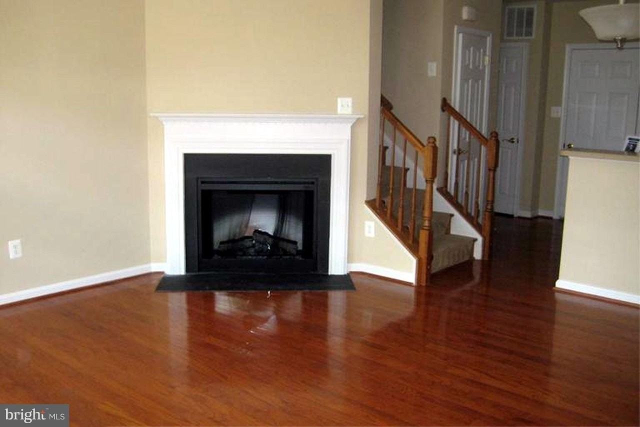 19263 Winmeade Dr - Photo 3 of 11