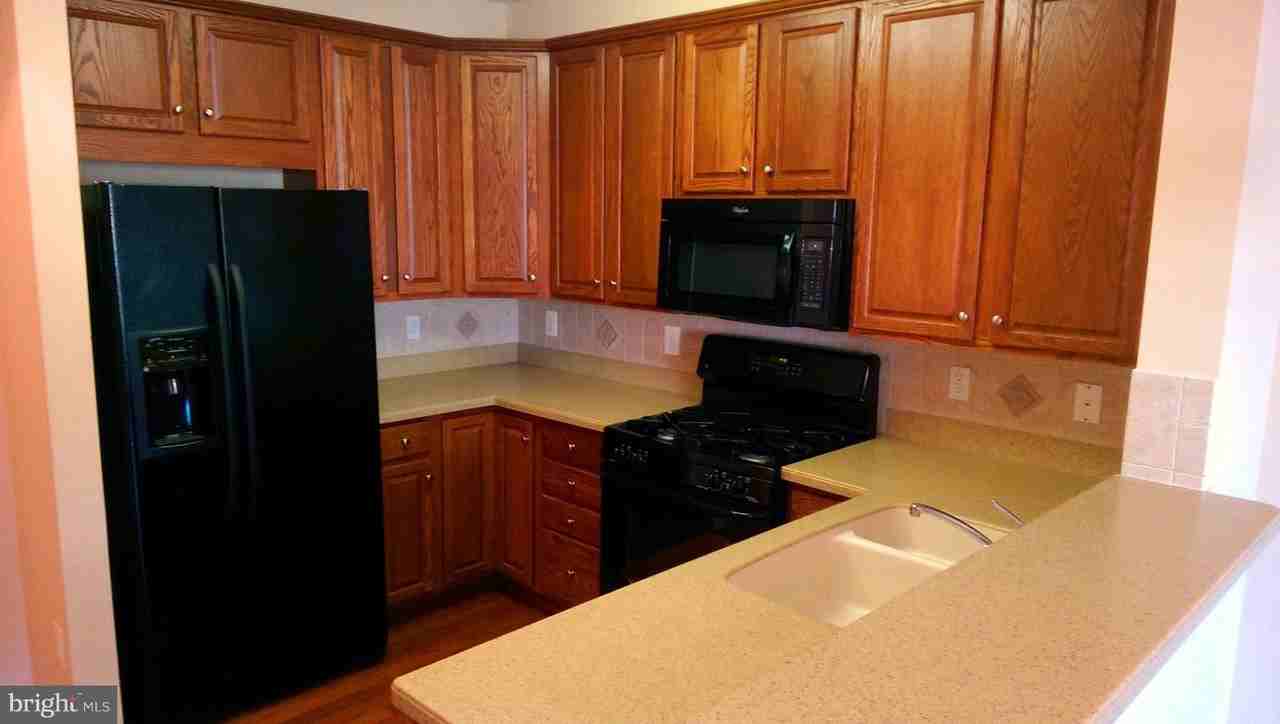 19263 Winmeade Dr - Photo 4 of 11