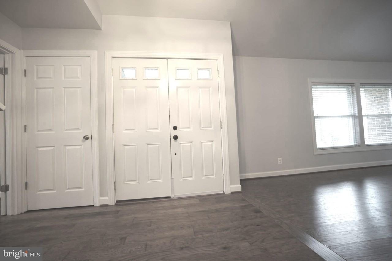 322 Sugarland Run Dr - Photo 4 of 46