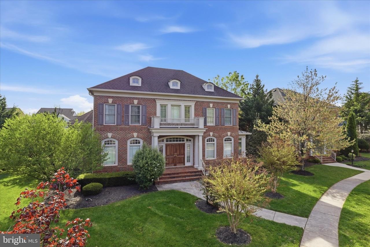 23059 Bronstein Ln - Photo 6 of 50