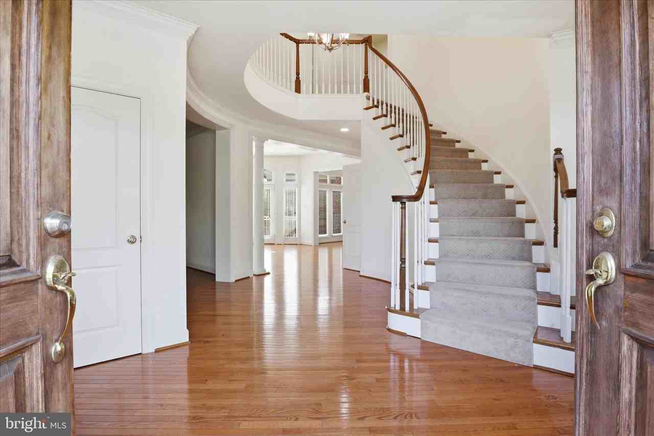 23059 Bronstein Ln - Photo 7 of 50